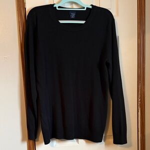 Basic Editions Women's Black Crewneck Sweater